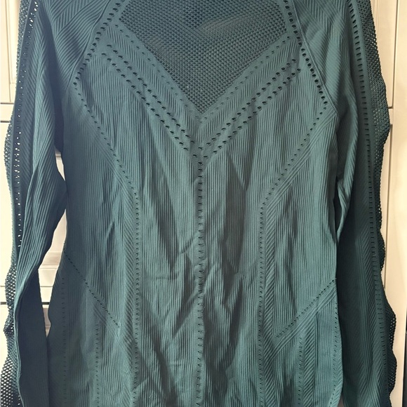 Athleta Forest Green Oxygen Laser Cut Out Long Sleeve Athletic Top size XL - Picture 4 of 4